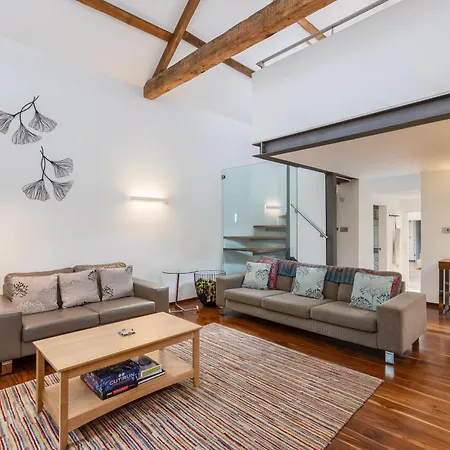 Holiday home The Barn At Noelles *